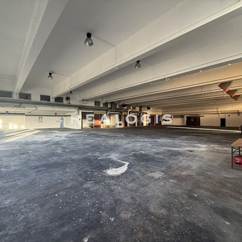 Pörnbach, ca. 1.600 m² Lager- und Produktionsfläche mit ausreichend Büro zu vermieten
