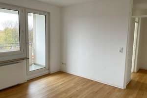 Helle 2 Zimmer & Balkon in grüner Citylage - renoviert, guter Schnitt, Wannenbad, Aufzug – Kurt-Schumacher-Straße 28, 33615 Schildesche, Bielefeld – Vorschaubild 8