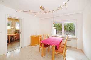 Großes Haus und großes Grundstück für die große Familie! – Die vollständige Adresse der Immobilie erhältst du vom Anbieter., 81249 Lochhausen, München – Vorschaubild 3