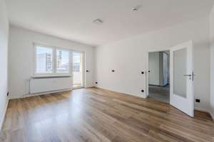 Sonnenbalkon trifft Kudamm-Blick - Hochwertig modernisierte 4 Zimmerwohnung ! – Sybelstraße 56, 10629 Charlottenburg, Berlin – Vorschaubild 2