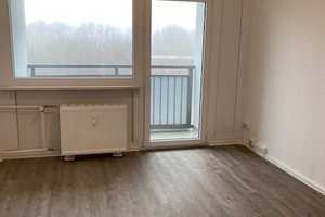 Azubi/Studentenangebot - 3er Wohngemeinschaft gesucht – Michelangelostr. 1, 1217 Dresden – Vorschaubild 8