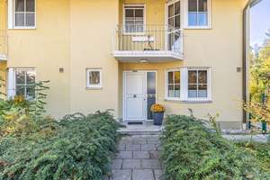 Ein Zuhause zum Ankommen – Familienidylle in Großhadern – Die vollständige Adresse der Immobilie erhältst du vom Anbieter., 81377 Großhadern, München – Vorschaubild 2