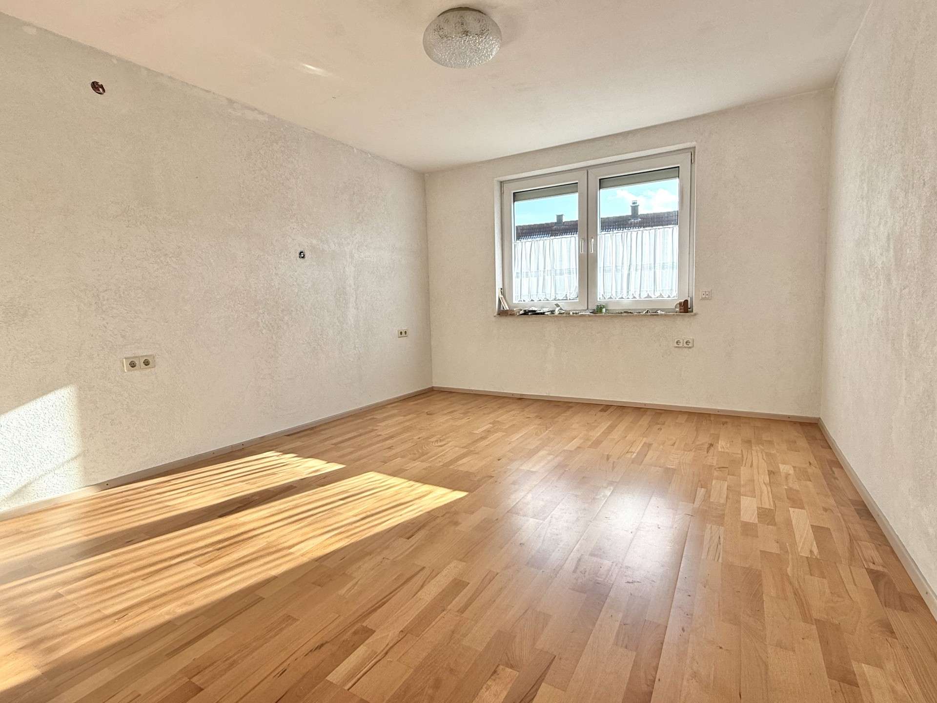 Immobilie in Pfedelbach - TOP-ANGEBOT! 3-Familien-Wohnhaus (DHH) in guter Lage - Bild 3