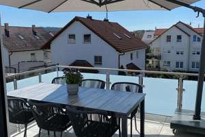 Exklusive, lichtdurchflutete 4-Zimmer-Whg (KfW 55) mit Einbauküche  und großer Dachterrasse