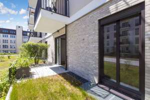 Kleinod | 2-Zi Gartenwohnung in Süd-Ost-Ausrichtung | EBK | Blick auf Parkfläche – Friedenauer Höhe 21, 12159 Friedenau, Berlin – Vorschaubild 3