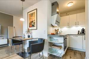 Furnished City Apartment in Prime Location // Möbliertes City Apartment  in Bester Lage 
 – Hamburg – Vorschaubild 3