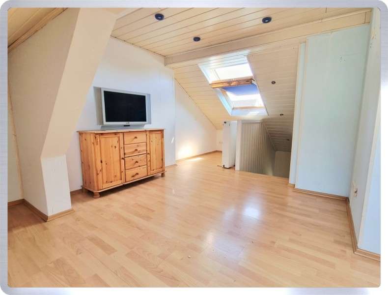 Immobilie in Rüdesheim am Rhein - * Rüdesheim am Rhein: Überwiegend modernisiertes Reihenhaus in ruhiger Wohnlage * - Bild 3