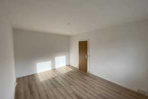 IDEAL FÜR ZWEI! Solide 3 Zimmer Wohnung in grüner und ruhiger Wohnlage. – Liddy-Ebersberger-Straße 21, 9127 Chemnitz – Vorschaubild 8