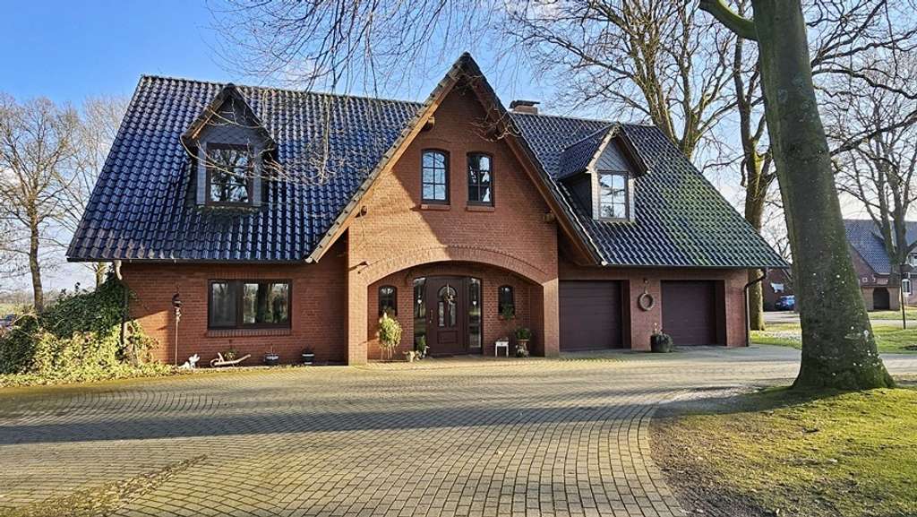 Immobilie in Hollnseth - immo-schramm.de: Imposantes Landhaus mit Ackerland - Bild 0