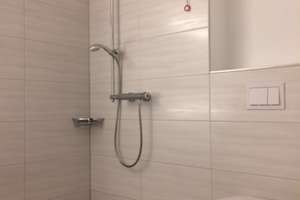 Helle Dachgeschosswohnung - mit Einbauküche – Schelpsheide 19a, 33613 Schildesche, Bielefeld – Vorschaubild 2