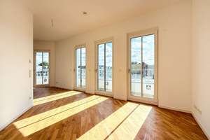 Geräumige Dachgeschosswohnung nah Schloß Charlottenburg - 2 Zimmer am Mierendorffplatz – Osnabrücker Straße 27, 10589 Charlottenburg, Berlin – Vorschaubild 3