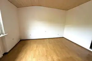 Unmittelbar am Nürburgring: Mehrfamilienwohnhaus mit Potential – Ahrweiler (Kreis) – Vorschaubild 31