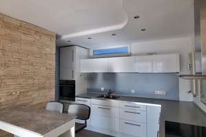 Teilmöblierte, provisionsfreie 2-Zimmer-Wohnung mit Balkon, EBK u. Tiefgarage in München-Bogenhausen – Ostpreußenstraße 89, 81927 Englschalking, München – Vorschaubild 7