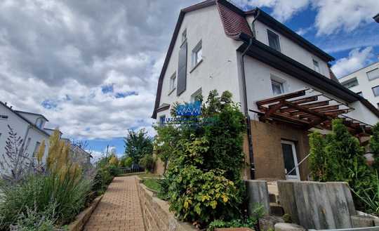 Einfamilienhaus mit eigener Werkshalle
