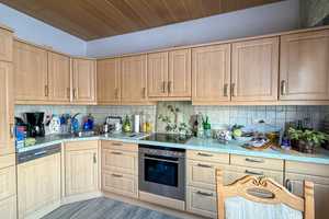 Property thumbnail 6