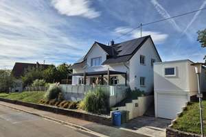 Großzügiges Einfamilienhaus in Massivbauweise mit großem Garten und PV-Anlage – Die vollständige Adresse der Immobilie erhältst du vom Anbieter., 97877 Wertheim – Vorschaubild 1