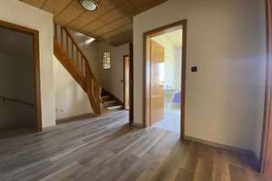 Reihenmittelhaus mit Garage, Wintergarten und Freischwimmbecken am Merklsteig zu verkaufen! – Die vollständige Adresse der Immobilie erhältst du vom Anbieter., 92637 Mooslohe, Weiden in der Oberpfalz – Vorschaubild 2
