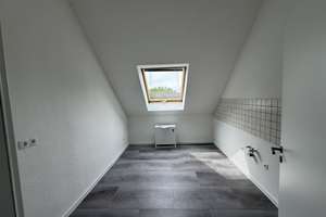 Komplett renovierte und helle Dachgeschosswohnung in zentraler und naturnaher Lage in Do-Berghofen – 44149 Oespel, Dortmund – Vorschaubild 9