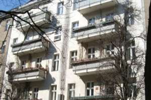 Gut erhaltenes Berliner Gründerzeithaus · 31 WE · 2.380 m² · Voll vermietet · Provisionsfrei