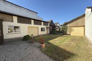 Charmantes Einfamilienhaus mit 2 Garagen, Nebengebäuden, schönem Hof und Garten – Die vollständige Adresse der Immobilie erhältst du vom Anbieter., 76707 Hambrücken – Vorschaubild 12