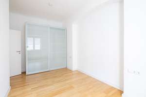 Wohlfühlen am Ostendplatz: Sanierter Altbau, EBK, Balkon & hohe Decken  – 70188 Ostheim, Stuttgart – Vorschaubild 6
