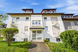 schöne 3,5 Zi. Wohnung Luginsland an den Weinbergen mit TG Stellplatz, 2 Balkone – Maximilianstr 4, 70327 Luginsland, Stuttgart – Vorschaubild 2