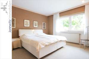 Zentrumsnah in Brackwede: Zweifamilienhaus mit Doppelgarage und großem Gartengrundstück – Die vollständige Adresse der Immobilie erhältst du vom Anbieter., 33647 Brackwede, Bielefeld – Vorschaubild 12