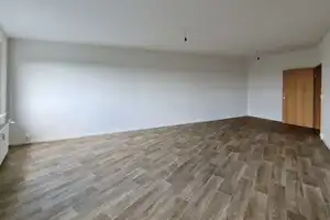 Helle 3-Zimmer-Wohnung mit Balkon und Dusche – Ideal für kleine Familien + *2 NKM geschenkt* – Wegastraße 26, 4205 Leipzig – Vorschaubild 4