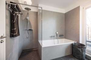 Helles Vollmöbliertes Penthouse Apartment in Neubau (3 Zimmer/121qm+Parking+Gym-Room) [ENG+DE+ESP] – Weinbergerstraße 61, 81241 Pasing, München – Vorschaubild 25
