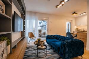 Elegantes Wohnen mit Stil. Möblierte 2-Zimmer-Wohnung mit Balkon. – Die vollständige Adresse der Immobilie erhältst du vom Anbieter., 81373 Mittersendling, München – Vorschaubild 1