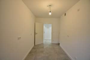 Moderne Ausstattung! Zentrale 2-Zimmer-Whg mit Balkon   – Bismarckstraße 86, 40210 Stadtmitte, Düsseldorf – Vorschaubild 3