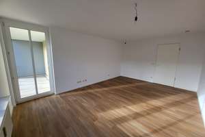 „Frisch renoviertes Juwel in Freimann: 3 Zimmer, Südbalkon & Gäste-WC direkt an der Heide“ – Karl-Richter-Straße 9, 80939 Freimann, München – Vorschaubild 3
