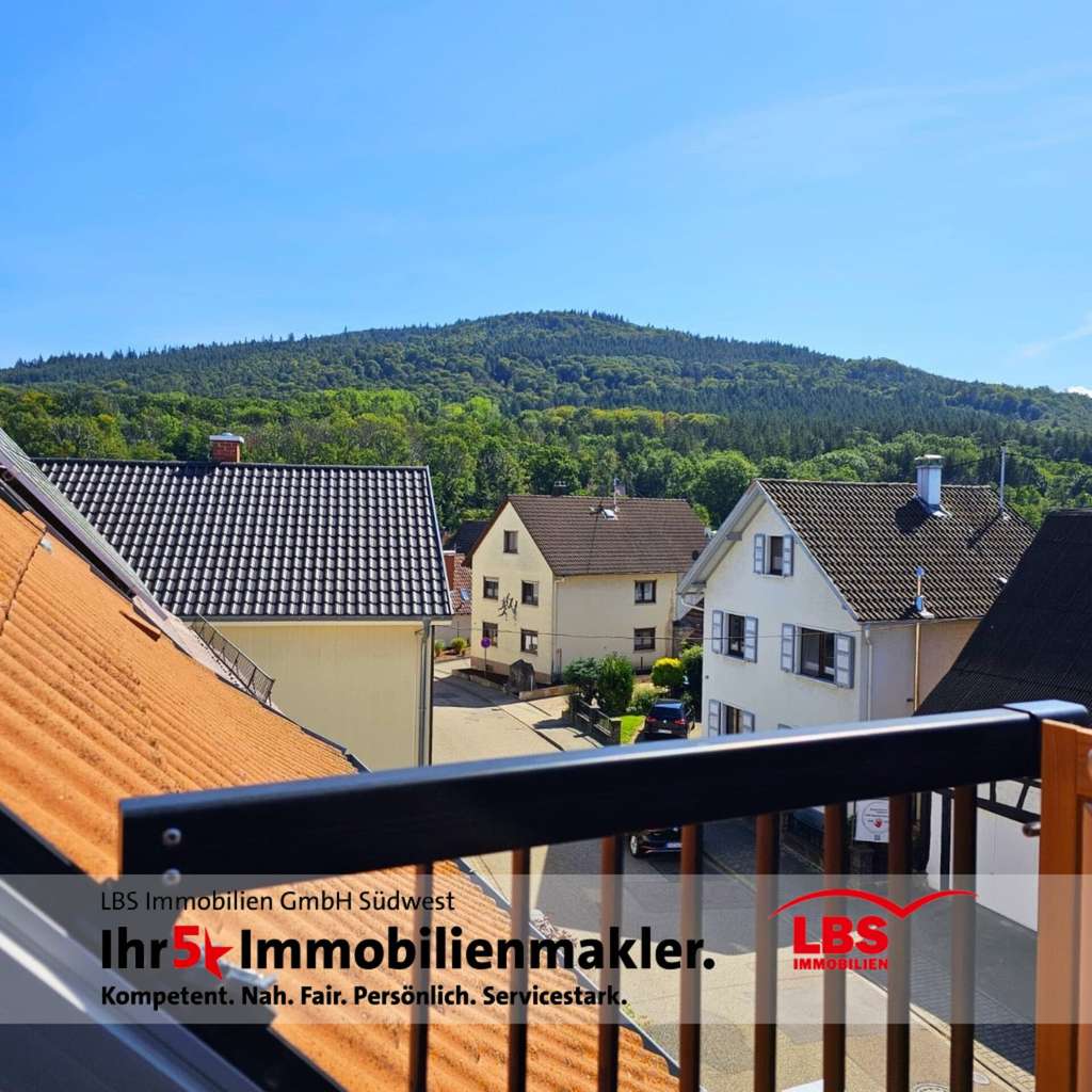 Immobilie in Gaggenau - Einfamilienhaus mit überdachter Terrasse, Sauna und ausreichend Gestaltungspotenzial! - Bild 2