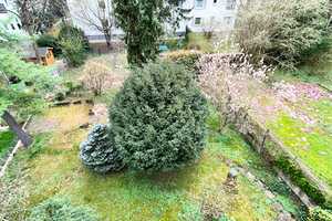 Gepflegtes 4 Familienhaus in ruhiger Lage, mit Balkon, Dachterrasse und 2 Garagen – Esslingen (Kreis) – Vorschaubild 5