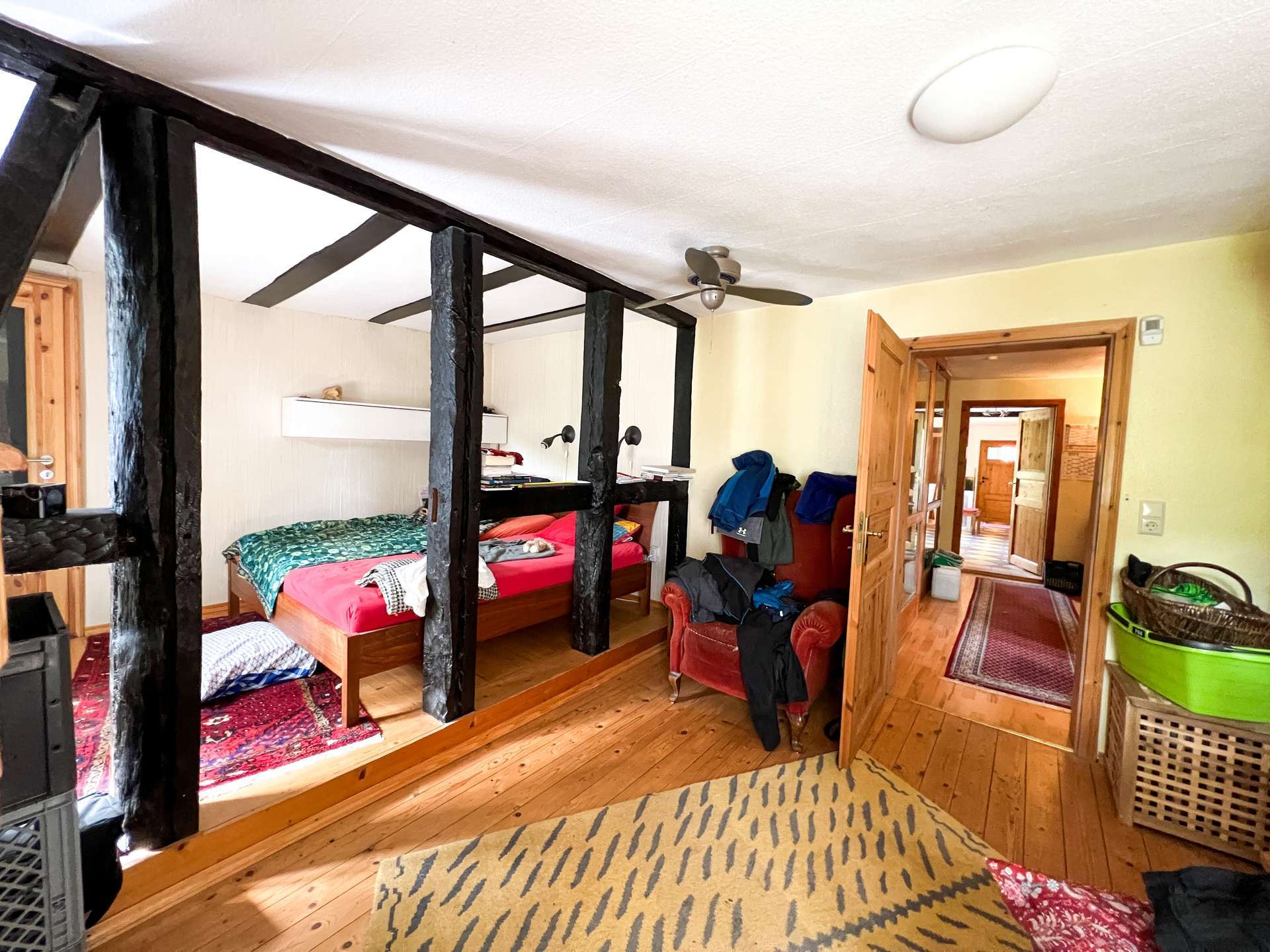 Immobilie in Zierenberg - Charmante Fachwerk-Anlageimmobilie mit 3 Einheiten, PV & Nebengebäude im Mischgebiet - Bild 4