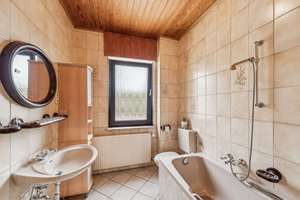 Mehr als ein Haus – ein Zuhause mit Geschichte, Charakter und überraschend vielen Möglichkeiten – Die vollständige Adresse der Immobilie erhältst du vom Anbieter., 50374 Erftstadt – Vorschaubild 6
