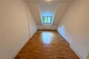 Einziehen & Wohlfühlen: Seltene Altbau-Dachgeschosswohnung in TOP Lage von Düsseldorf – Die vollständige Adresse der Immobilie erhältst du vom Anbieter., 40223 Bilk, Düsseldorf – Vorschaubild 11