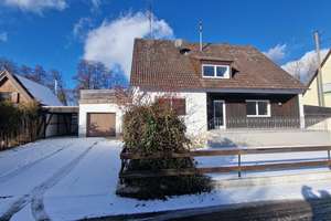 „Alte Dame sucht neue Liebhaber“ – Zweifamilienhaus mit Herz in Biberbach  – Im Mergelsee 20, 86485 Biberbach – Vorschaubild 1