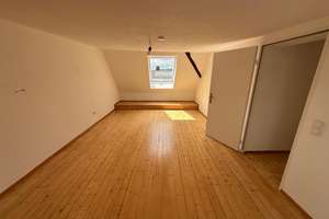 Großzügig geschnittene, lichtdurchflutete Dachgeschosswohnung – Die vollständige Adresse der Immobilie erhältst du vom Anbieter., 66131 Ensheim, Saarbrücken – Vorschaubild 9