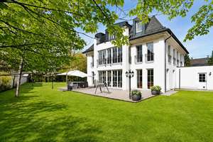 Eleganz und Exklusivität vereint – Repräsentative Villa in Solln!