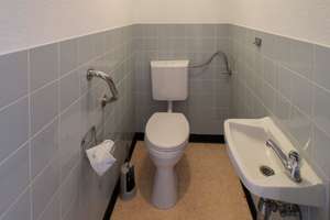 Sehr schön aufgeteilte 3-Zimmer-Wohnung mit traumhaftem Blick und Schwimmbad in Neu-Ulm – Die vollständige Adresse der Immobilie erhältst du vom Anbieter., 89231 Neu-Ulm – Vorschaubild 9