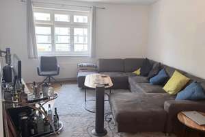 Stilvolle 2-Zimmer-Altbauwohnung mit Balkon in denkmalgeschütztem Haus in Düsseldorf-Derendorf