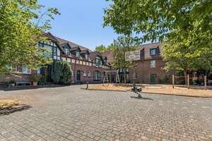 Exklusive Eigentumswohnung im historischen Heribertshof – Wohnen mit Charme & Geschichte – 50767 Pesch, Köln – Vorschaubild 1