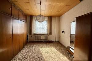 Attraktive Doppelhaushälfte mit 3 Wohneinheiten, Balkon & Garagen auf großzügigem Grundstück – Reislinger Str. 71, 38446 Hellwinkel, Wolfsburg – Vorschaubild 7
