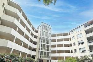 Sanierte 2 ZKB /60 qm mit Balkon/Einbauküche mit Spülmaschine