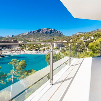 Zwei Luxusvillen in spektakulärer 1. Meereslinie, Camp de Mar, Mallorca
