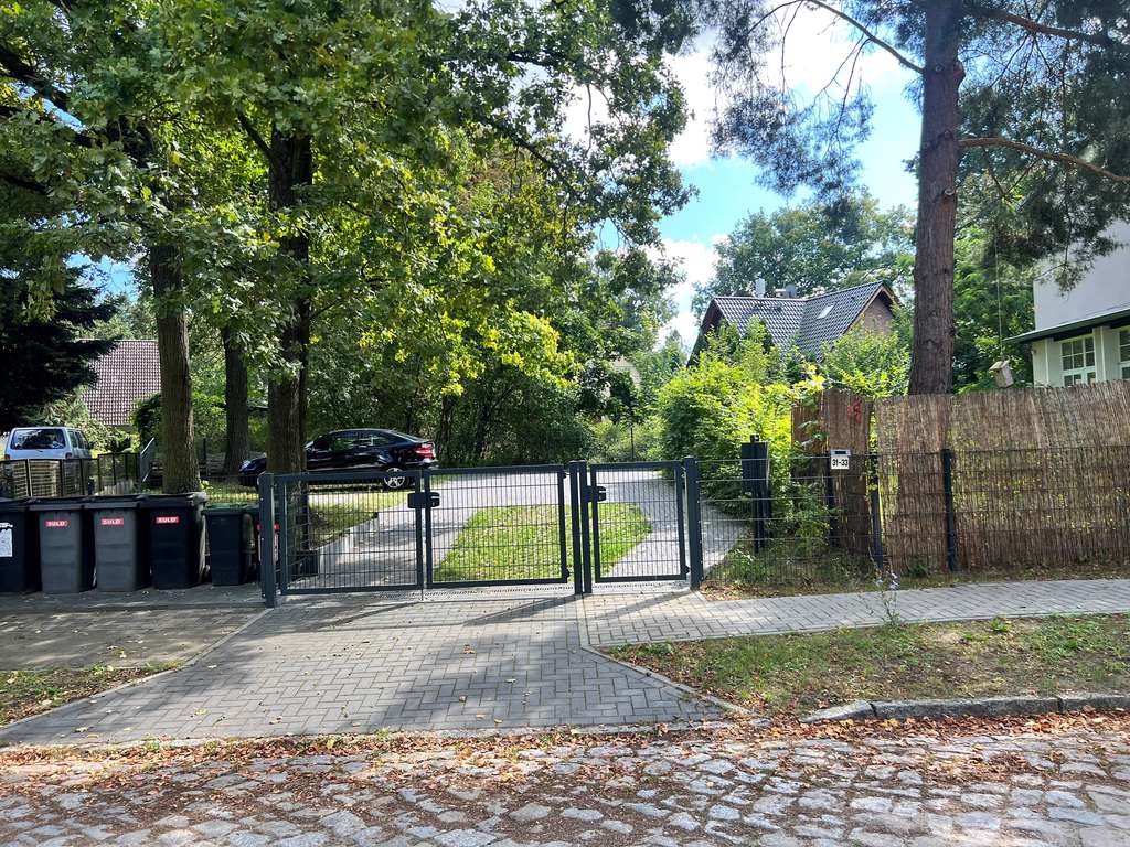 Immobilie in Schöneiche bei Berlin - 4 % Rendite*AB vorhanden! Gepflegtes Mehrfamilienhaus mit 5  Wohneinheiten in ruhiger Top-Lage - Bild 1