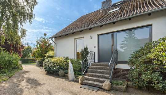 Bild von Raumwunder in Ehlershausen: Einfamilienhaus mit Einliegerwohnung auf 99 Jahre - Erbpachtgrundstück