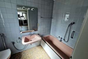 Viel Potenzial in bester Wohnlage – Wohnhaus mit großem Wohnzimmer, Südterrasse und gr.Grundstück – Die vollständige Adresse der Immobilie erhältst du vom Anbieter., 84137 Vilsbiburg – Vorschaubild 14