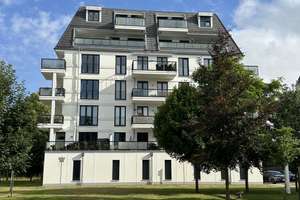 Ab 01.10. bezugsfrei - Moderne 3 Zimmerwohnung mit Balkon, Einbauküche, 2x Stellplatz, Aufzug